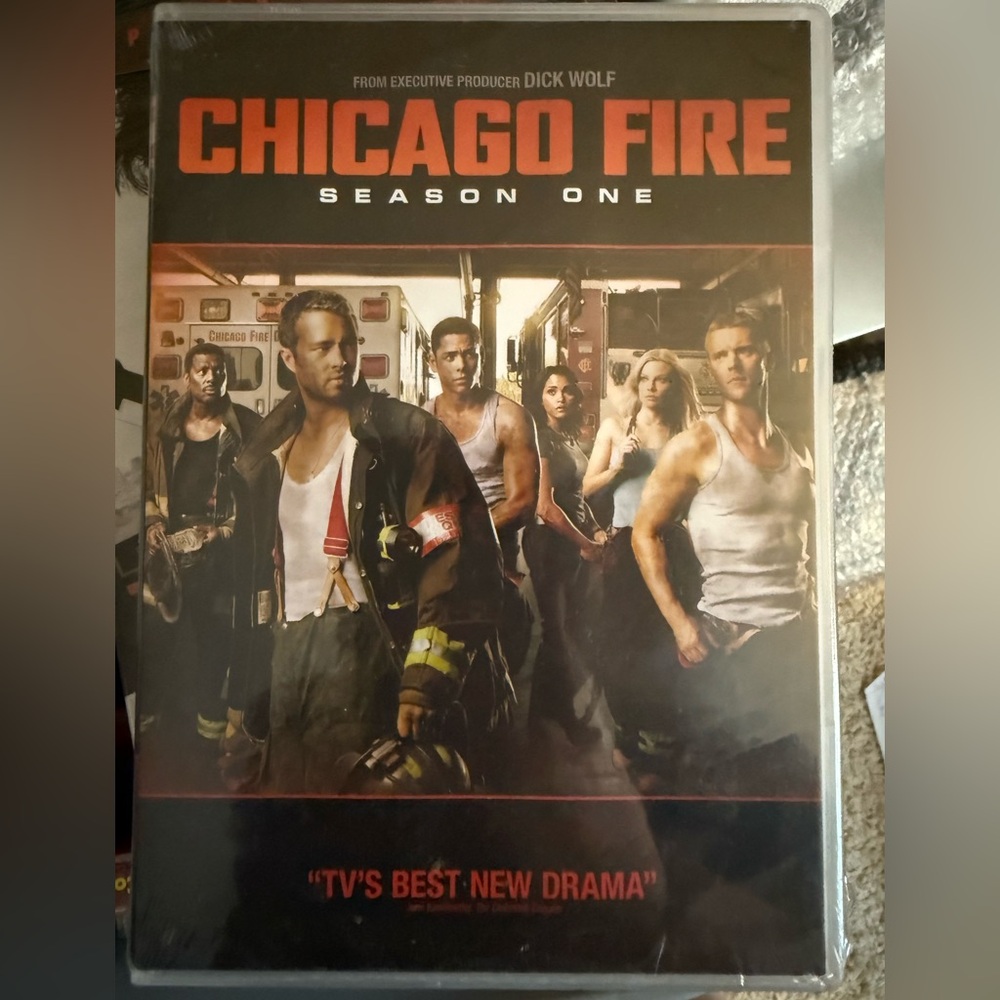 Chicago Fire Season 1 NWT